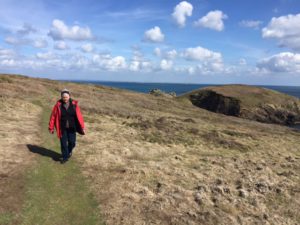 Sheila Hicks à Ouessant en avril 2016
